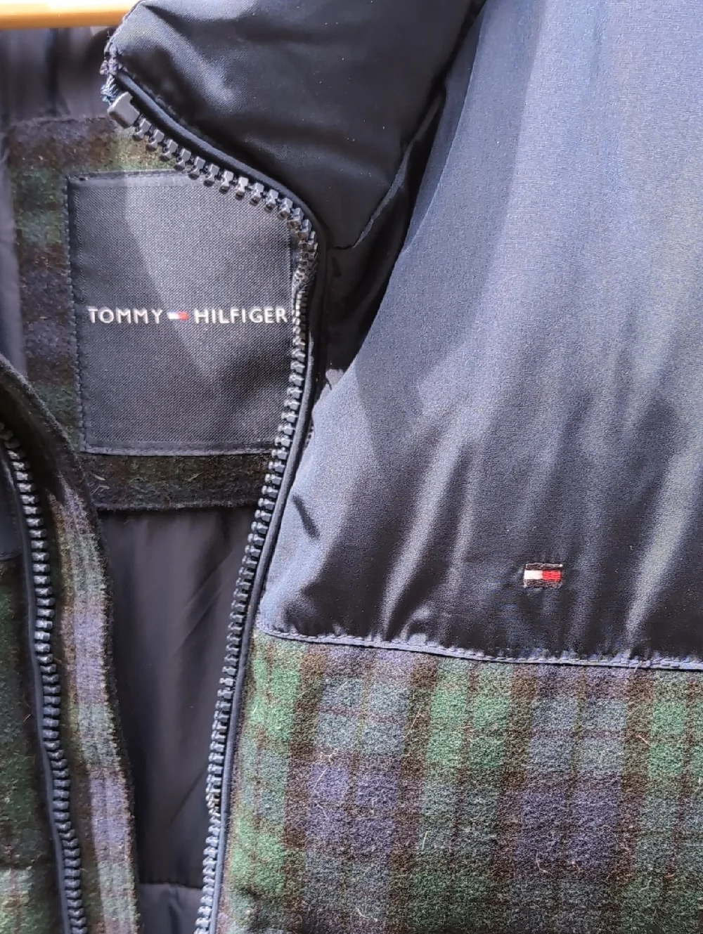 Tommy Hilfiger Navy & Green Plaid Puffer Vest